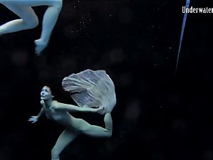 2 femmes swim and get bare gorgeous