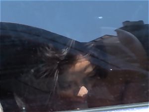 Morgan Lee deepthroating a thick schlong in her car